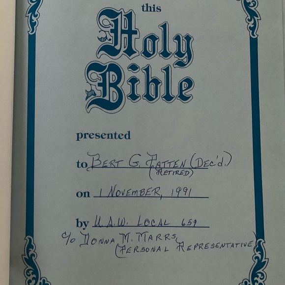 Royal Classic Portrait Edition Family Bible KJV - Picture 8 of 9